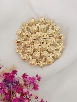 Okrągła broszka z perełkami - 3