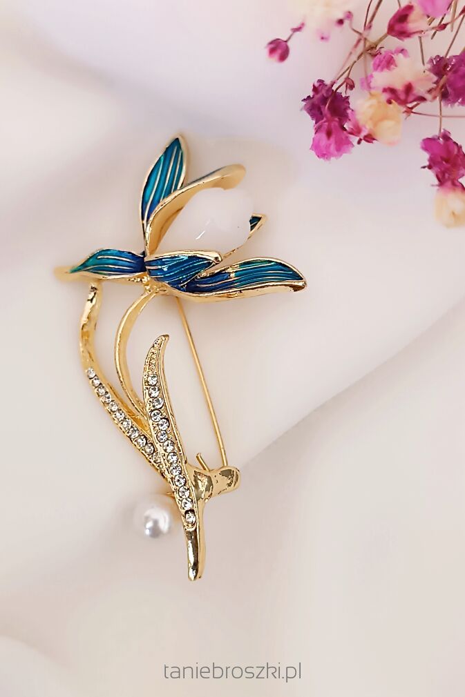 Śliczny niebieski perłowy kwiat