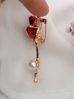 Czerwona róża z perłą - 4