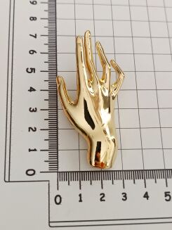 Minimalistyczna broszka dłoń - 2