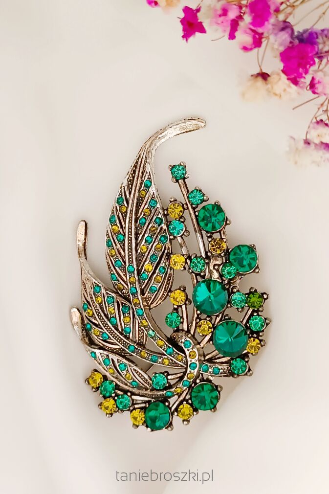 Liście z zielonymi i żółtymi cyrkoniami