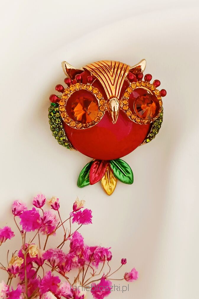 Puchata czerwona sowa