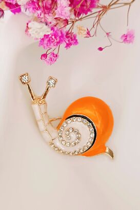 Śliczny pomarańczowy ślimak