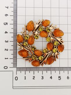 Zimowa broszka w kształcie wianka - 2