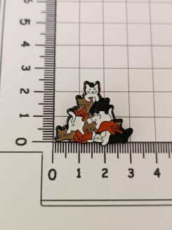 Radosny pin z kotkami - 3