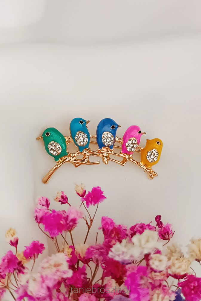 Pastelowe ptaszki na gałęzi