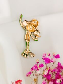 Radosna żabka z kieliszkiem - 3