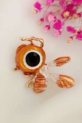 Urocza pszczółka z dużą głową