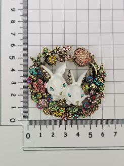 Mocno zdobiona Wielkanocna broszka - 3